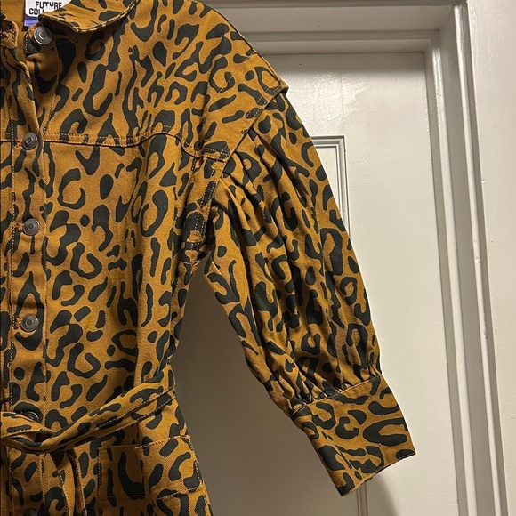 Future Collective Animal Print button Up Dress - Size 4, NWOT - Picture 5 of 7